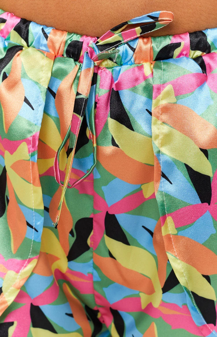 Danna Wrap Shorts Tropical - Image 3