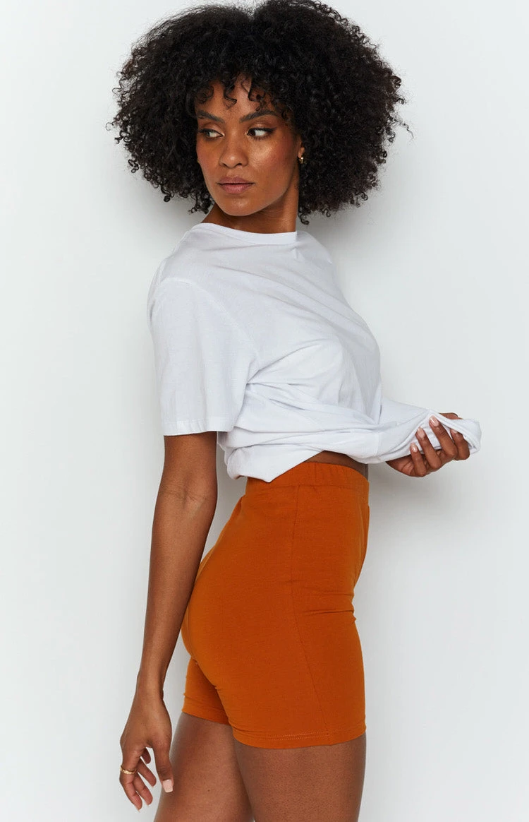 Wellness Shorts Tan - Image 7